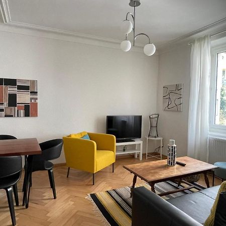Appartement Luna Avec Parking Couvert Prive Le Locle Exterior foto