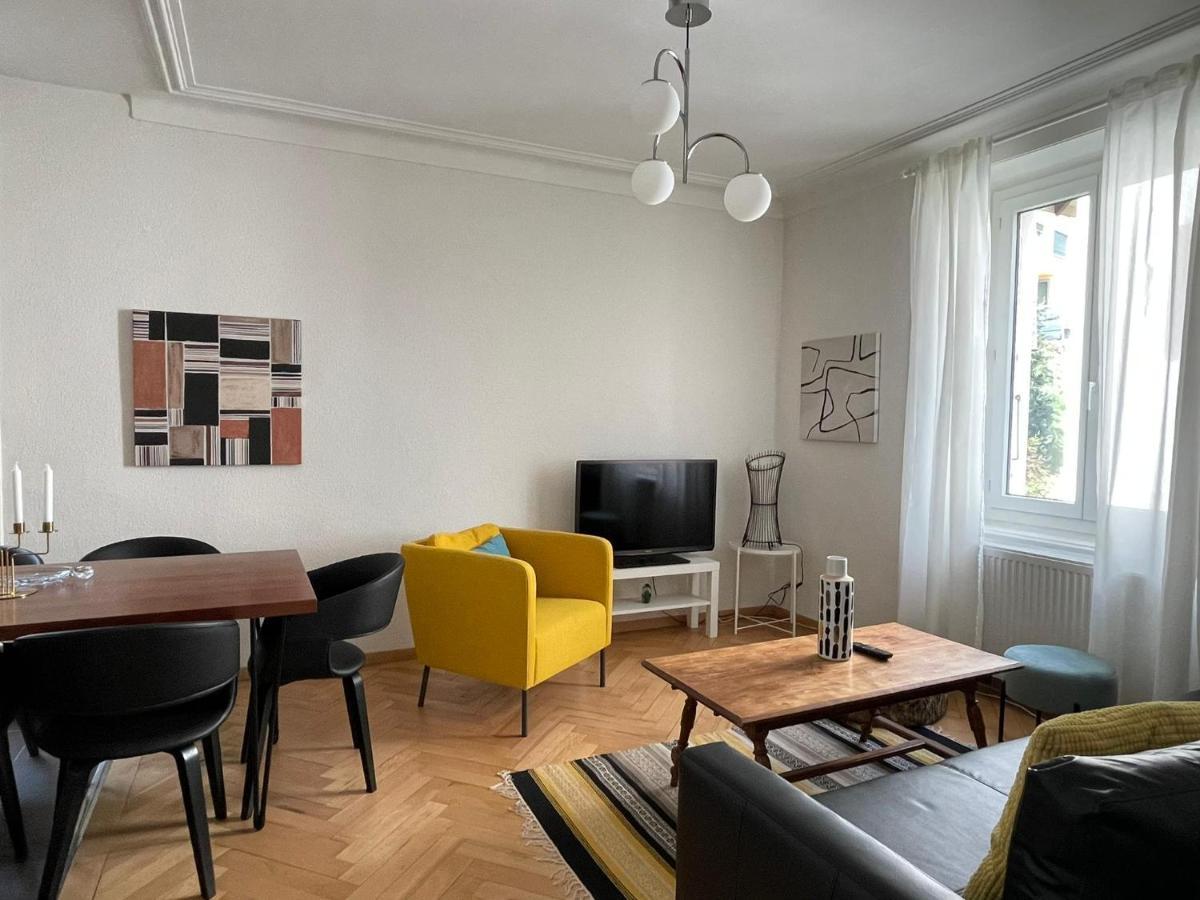 Appartement Luna Avec Parking Couvert Prive Le Locle Exterior foto
